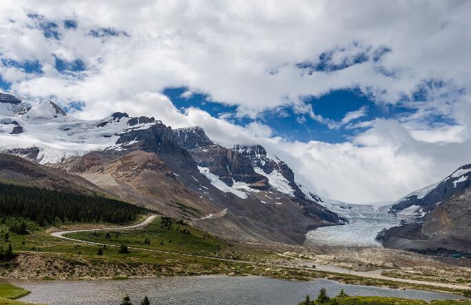 加拿大落基山脉旅游