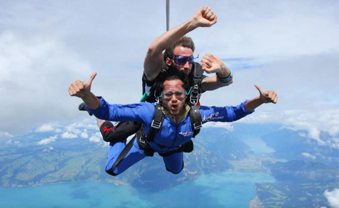 瑞士因特拉肯 少女峰13000英尺高空跳伞（专业教练安全保障/电子票免打印/可加照片视频/极限挑战）