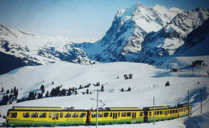  瑞士因特拉肯 少女峰门票+往返火车票（齿轨火车+斯芬克斯观景台+阿莱奇冰川+冰河冰宫）