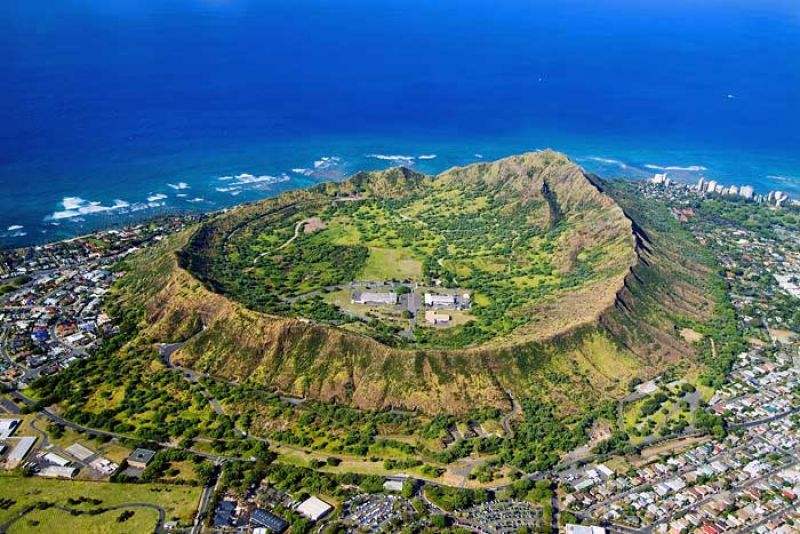 夏威夷旅游最热门景点-钻石头山