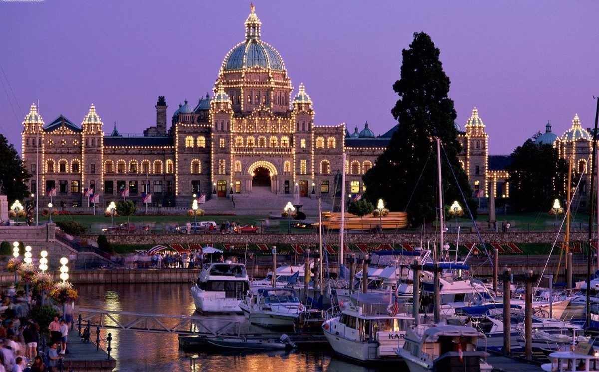 维多利亚省议会大厦