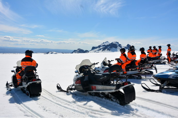 冬季去美国黄石国家公园旅游玩什么-雪地摩托车